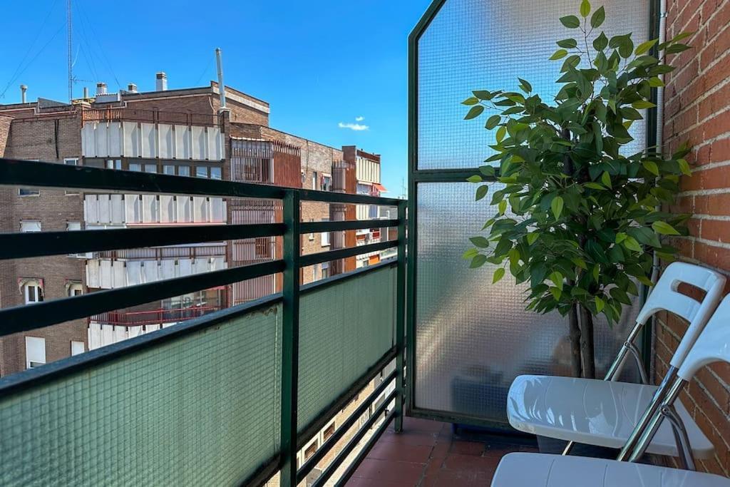 Luminoso Turistico En Chamartin Appartamento